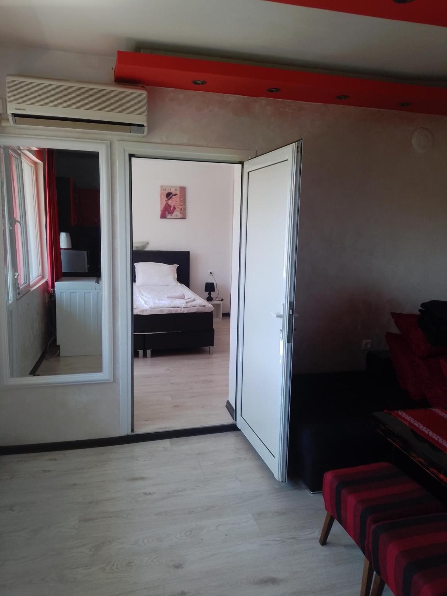 Red House Apartment Veliko Turnovo Bagian luar foto
