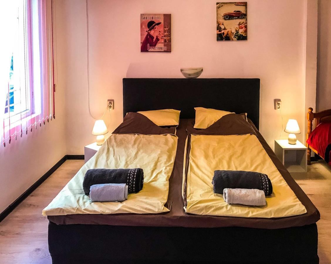 Red House Apartment Veliko Turnovo Bagian luar foto