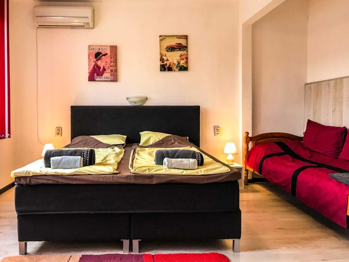 Red House Apartment Veliko Turnovo Bagian luar foto